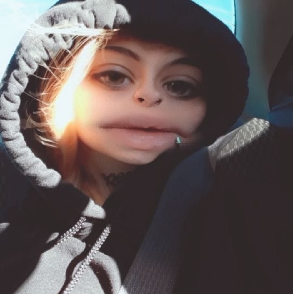 Meet your Posher, Kayla